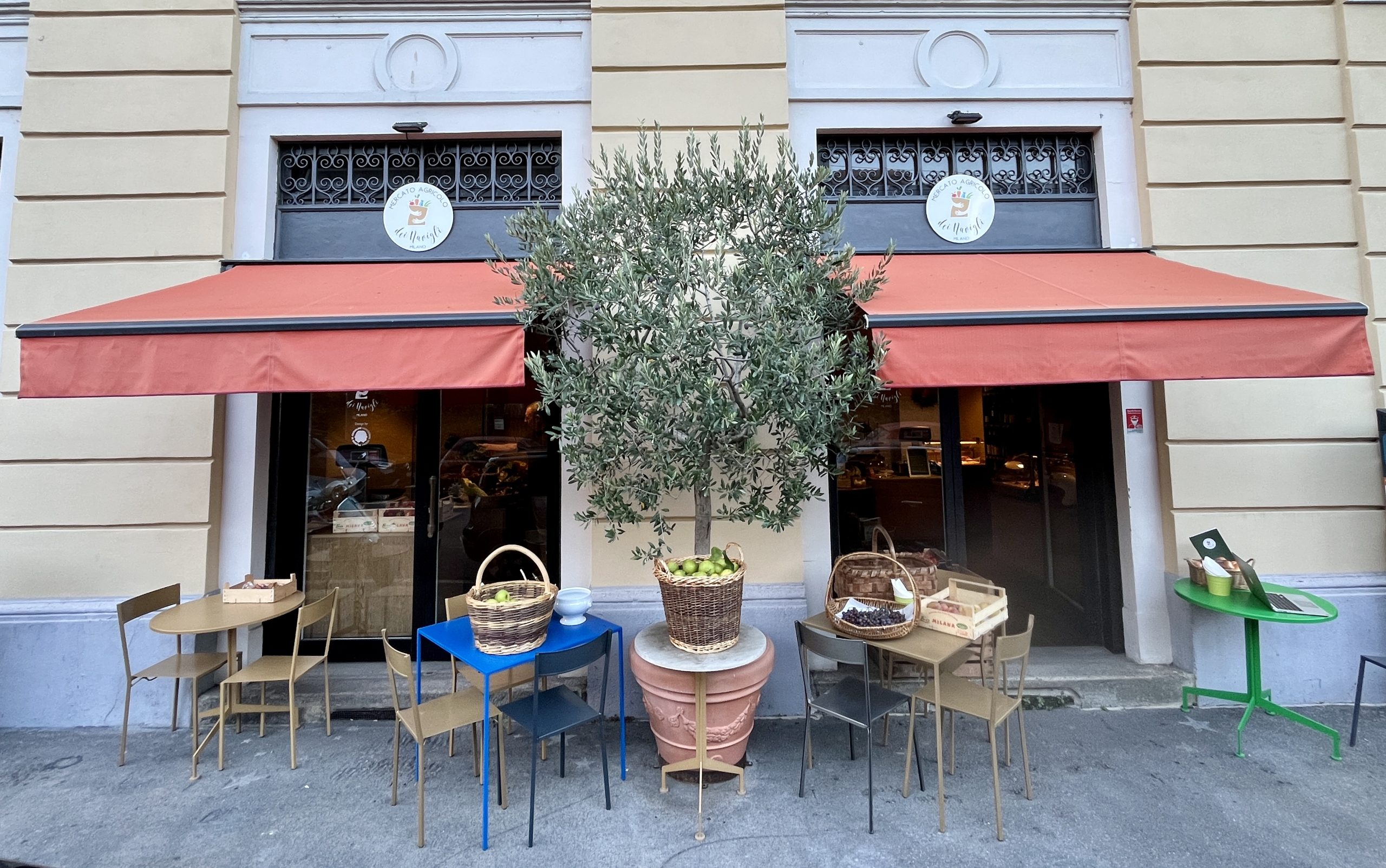 Mercato Agricolo Navigli | Negozio di Milano | Fronte Vetrine